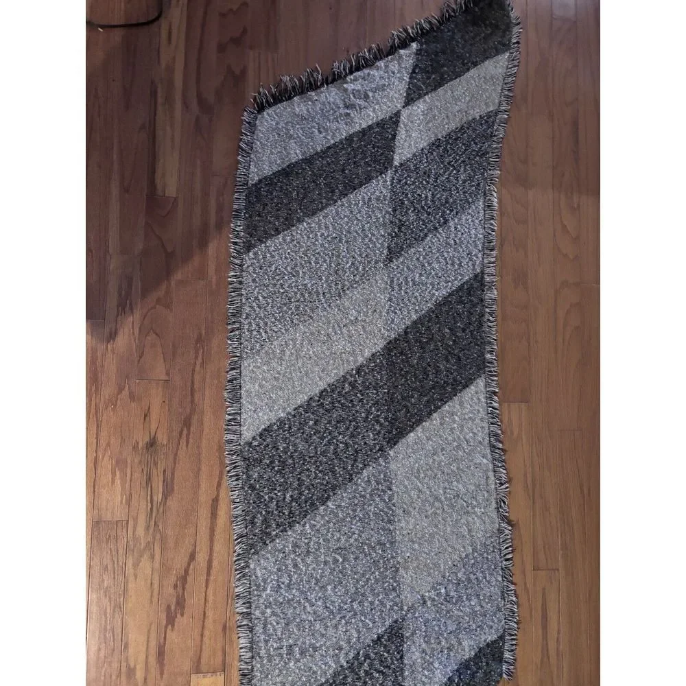 Unbranded Scarf 70 X 27 Really Soft Probably Polyester And Acrylic‎ 2713